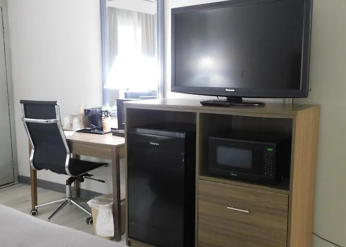 Quality Inn & Suites Hanes Mall