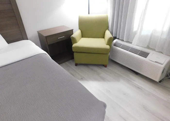 Quality Inn & Suites Hanes Mall