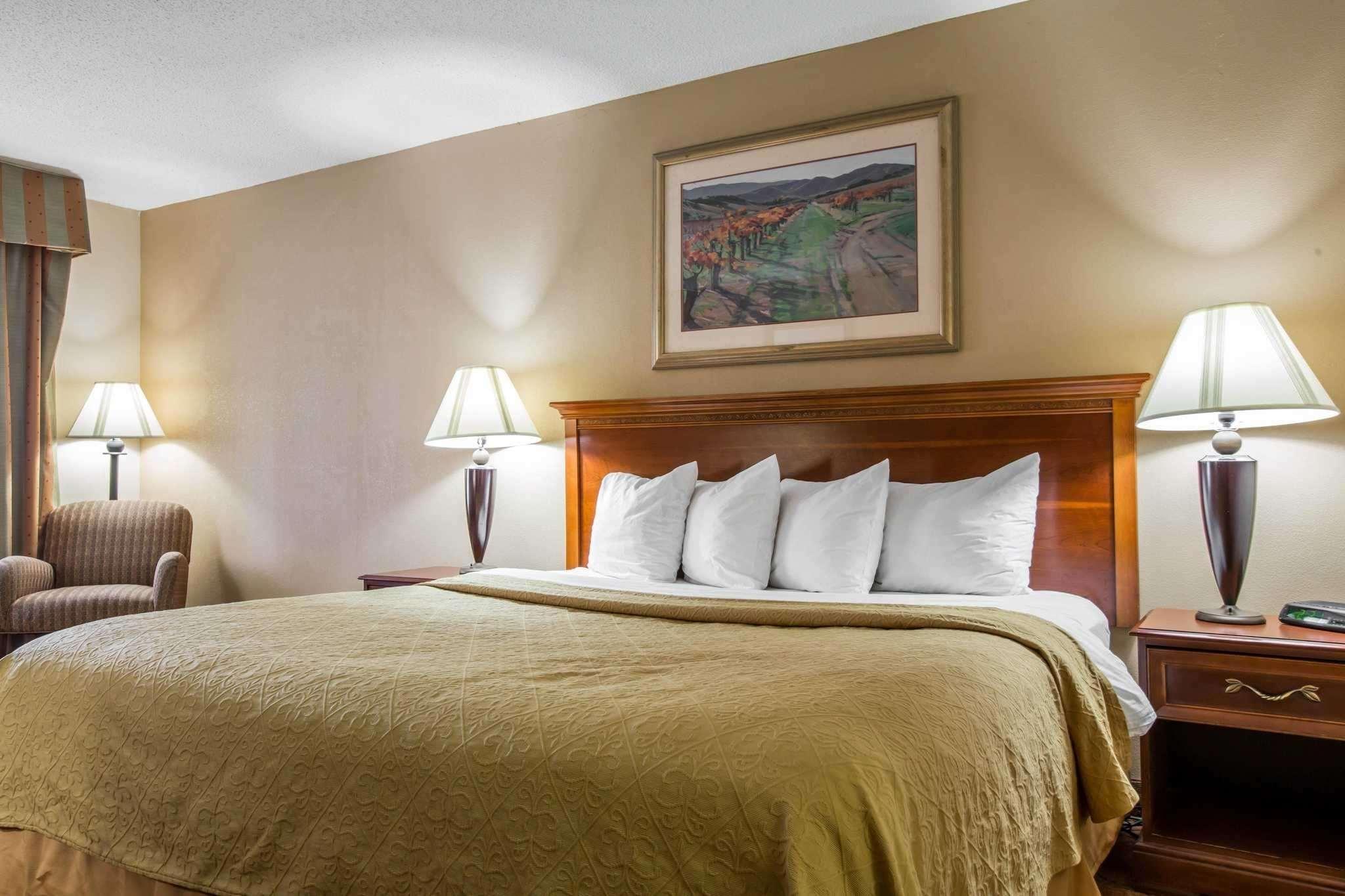 Hotel Quality & Hanes Mall 2*