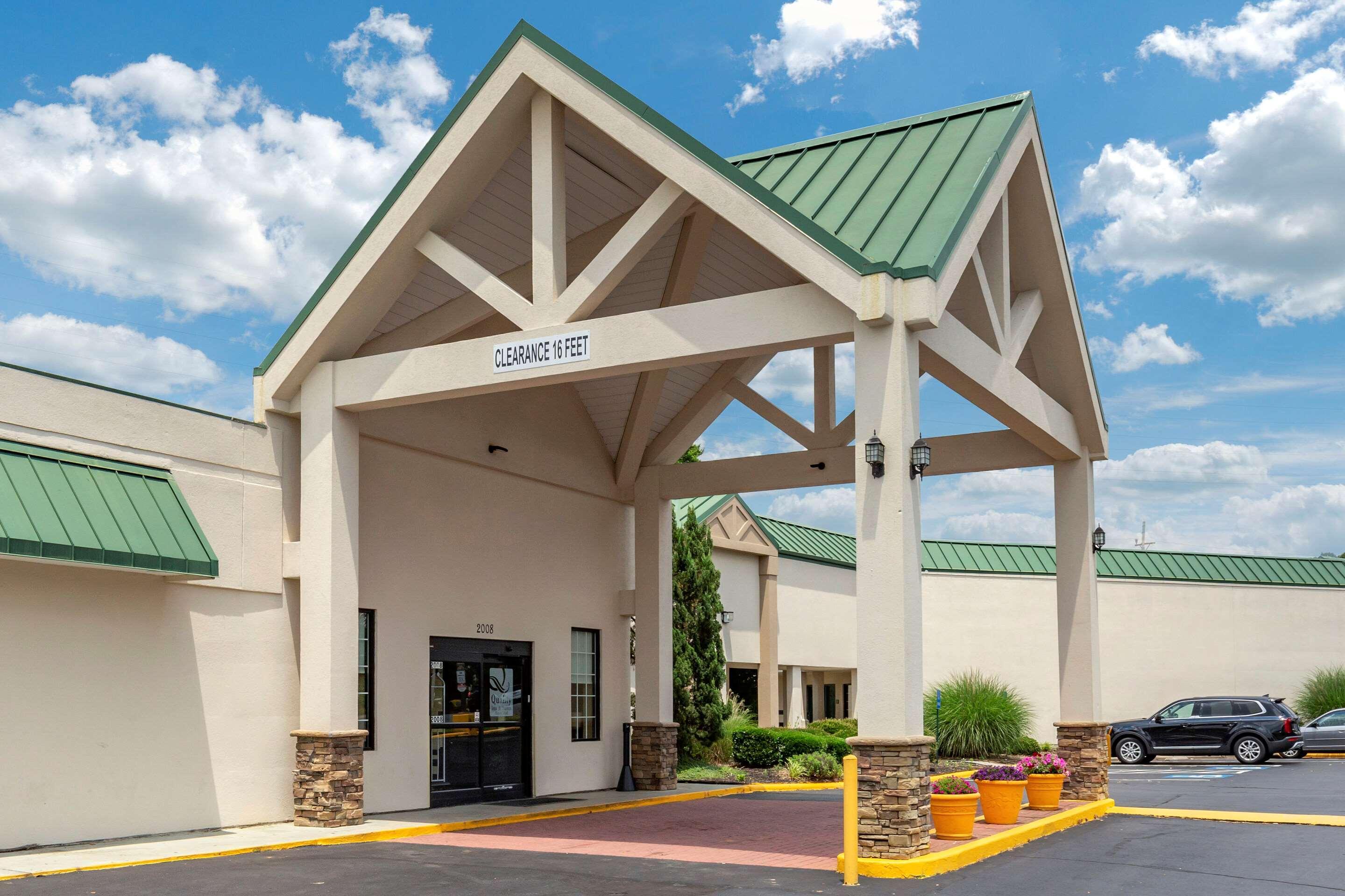Hotel Quality & Hanes Mall Winston-Salem